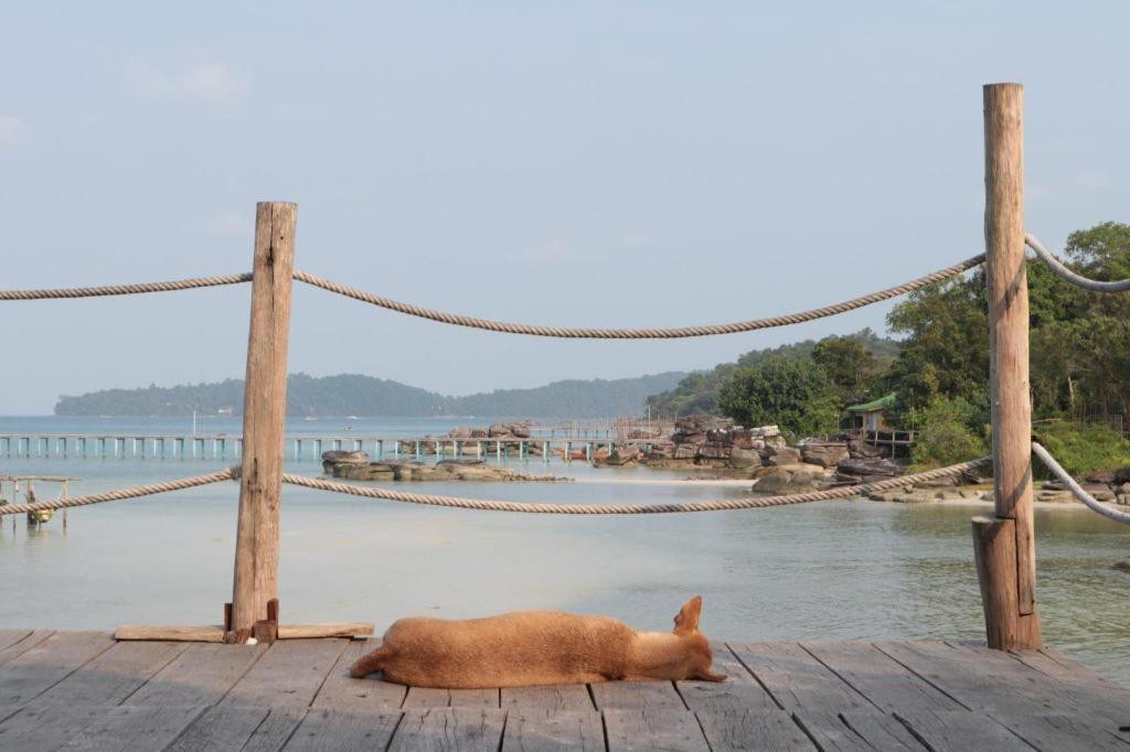 Mad Monkey Koh Rong Samloem Hostel Rongszanlöm-sziget Kültér fotó